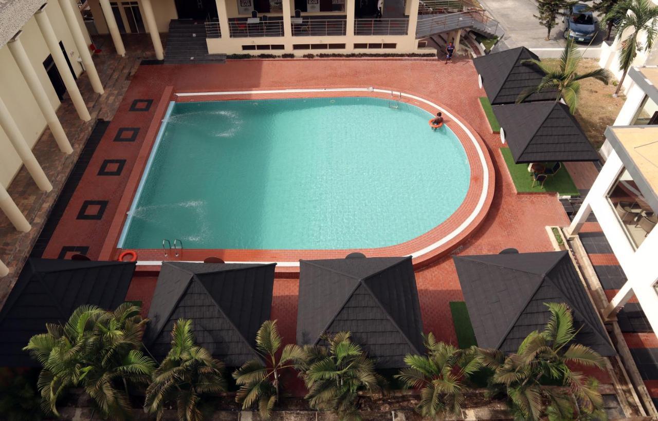 Monty Suites คาลาบาร์ ภายนอก รูปภาพ